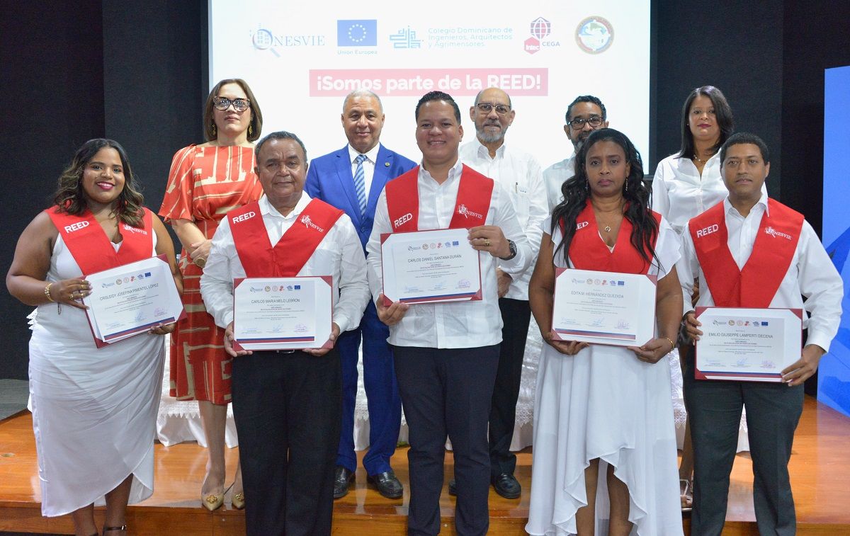 ?p=image&amp;src=%7B%22file%22%3A%22images%2Fnews%2FDiplomadogestionderiesgo Instituto Tecnol&oacute;gico de Santo Domingo - Onesvie grad&uacute;a 53 profesionales en evaluaci&oacute;n de edificaciones