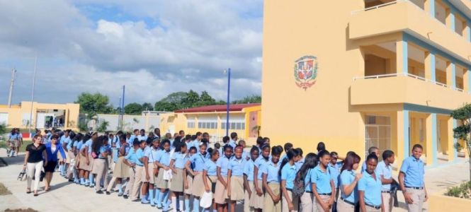 ?p=image&amp;src=%7B%22file%22%3A%22images%2Fnews%2FEscuelaDominicana Instituto Tecnol&oacute;gico de Santo Domingo - Notas de prensa