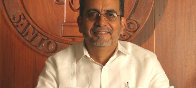 ?p=image&amp;src=%7B%22file%22%3A%22images%2Fprensa%2FMiguel+J.+Escala+3 Instituto Tecnol&oacute;gico de Santo Domingo - Notas de prensa