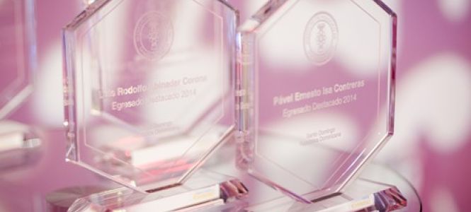 ?p=image&amp;src=%7B%22file%22%3A%22images%2Fprensa%2F0020_Premiacion_Egresado_2014-1 Instituto Tecnol&oacute;gico de Santo Domingo - Notas de prensa