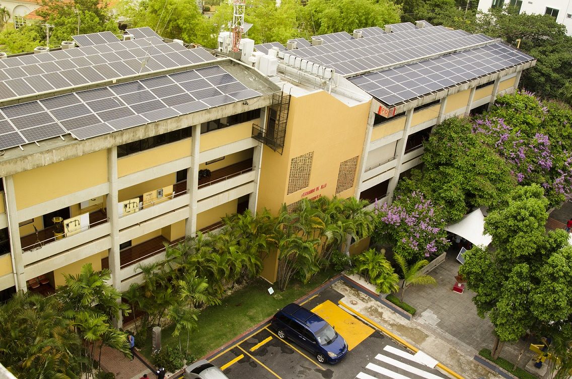 ?p=image&amp;src=%7B%22file%22%3A%22images%2Fnews%2FPanelesSolaresINTEC Instituto Tecnol&oacute;gico de Santo Domingo - El sol produce 20% del consumo energ&eacute;tico del INTEC