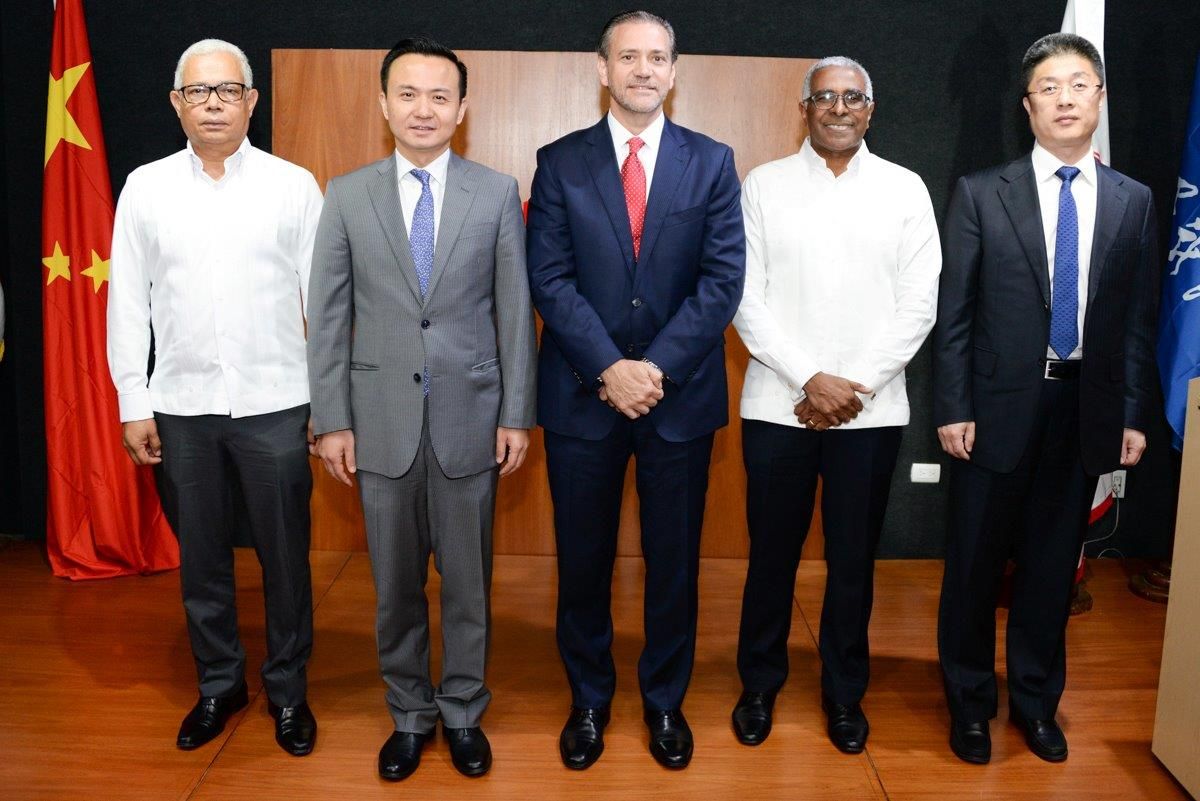 ?p=image&amp;src=%7B%22file%22%3A%22images%2Fnews%2FAutoridades+consulares+y+acadmicas Instituto Tecnol&oacute;gico de Santo Domingo - Inauguran en INTEC primer Instituto Confucio de la Rep&uacute;blica Dominicana