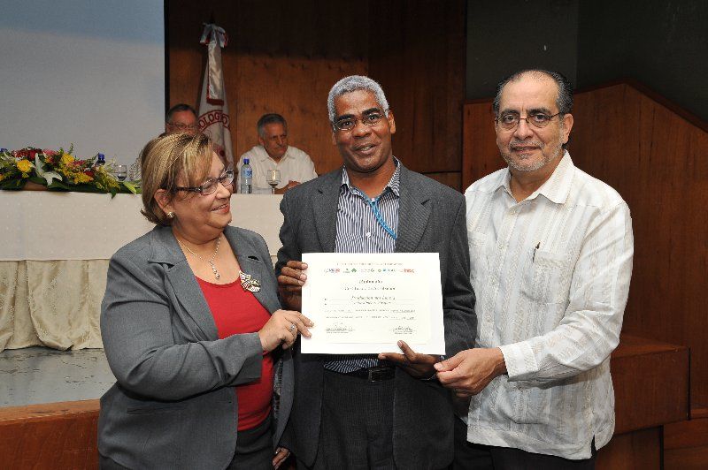 ?p=image&amp;src=%7B%22file%22%3A%22images%2Fprensa%2F291 Instituto Tecnol&oacute;gico de Santo Domingo - Programa de Protecci&oacute;n Ambiental grad&uacute;a a gerentes ambientales del sector empresarial en producci&oacute;n m&aacute;s limpia