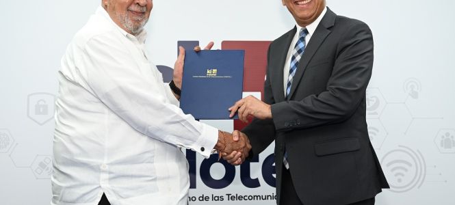 ?p=image&amp;src=%7B%22file%22%3A%22images%2Fnews%2FJulioSanchez-NelsonArroyo Instituto Tecnol&oacute;gico de Santo Domingo - Notas de prensa