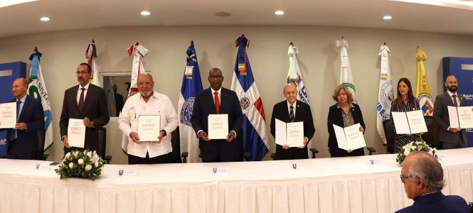 ?p=image&amp;src=%7B%22file%22%3A%22images%2Fnews%2F75-Firma-red-sargazo-2 Instituto Tecnol&oacute;gico de Santo Domingo - Notas de prensa