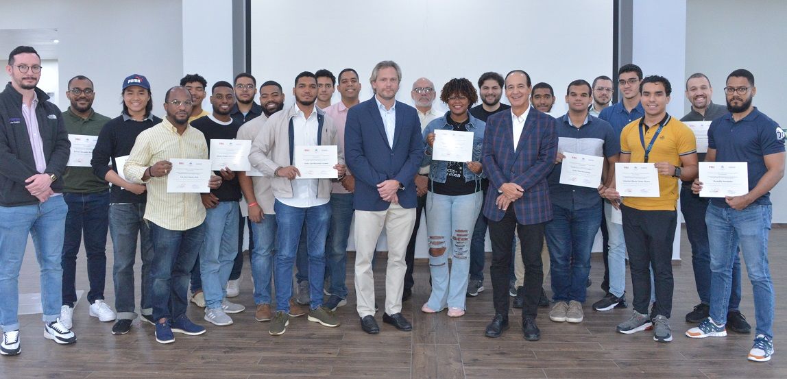 ?p=image&amp;src=%7B%22file%22%3A%22images%2Fnews%2Fbootcampsemiconductores Instituto Tecnol&oacute;gico de Santo Domingo - INTEC, MICM y ADOZONA concluyen primer taller sobre dise&ntilde;o de circuitos integrados digitales
