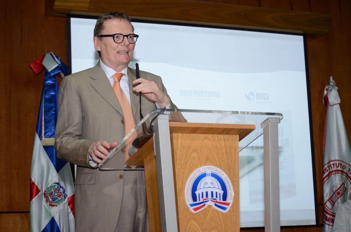 ?p=image&amp;src=%7B%22file%22%3A%22images%2Fnews%2FJamesRobinson Instituto Tecnol&oacute;gico de Santo Domingo - Economista brit&aacute;nico cree instituciones extractivas frenan progreso de pa&iacute;ses pobres