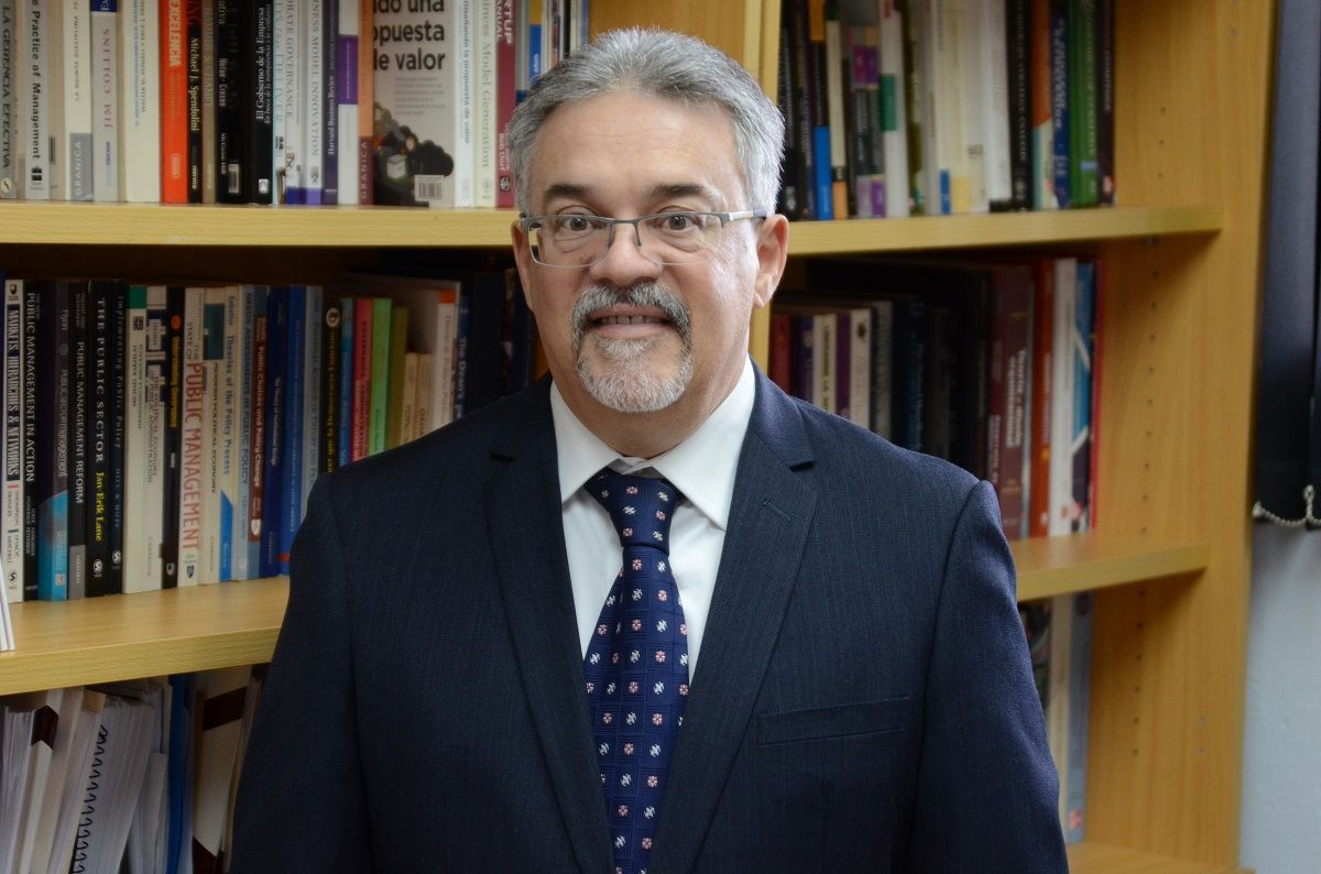 ?p=image&amp;src=%7B%22file%22%3A%22images%2Fnews%2FArmando+Barrios Instituto Tecnol&oacute;gico de Santo Domingo - Rector&iacute;a presenta a nuevo decano del &Aacute;rea de Econom&iacute;a y Negocios  