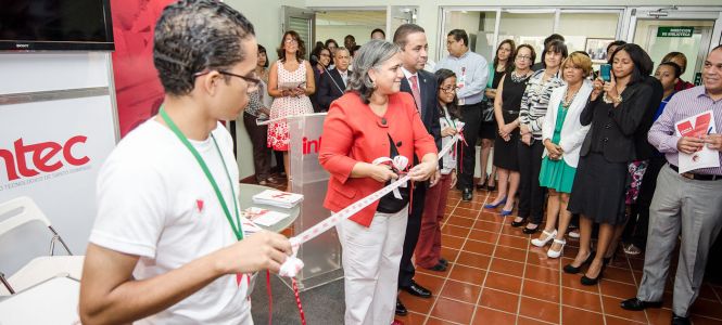 ?p=image&amp;src=%7B%22file%22%3A%22images%2Fprensa%2F0078_Feria_Talentos_INTEC_2014 Instituto Tecnol&oacute;gico de Santo Domingo - Notas de prensa