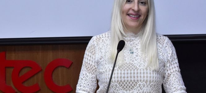 ?p=image&amp;src=%7B%22file%22%3A%22images%2Fnews%2FIngeniera+Miriam+Pabn+presenta+doctorado.JPG-1 Instituto Tecnol&oacute;gico de Santo Domingo - Notas de prensa