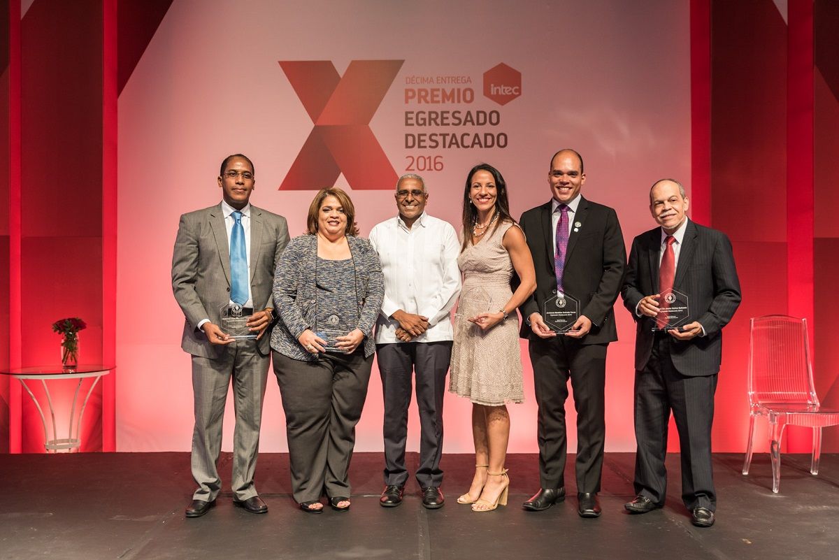 ?p=image&amp;src=%7B%22file%22%3A%22images%2Fnews%2Freconocimiento-ped-20161111 Instituto Tecnol&oacute;gico de Santo Domingo - INTEC reconoce a cinco de sus mejores profesionales PED 2016