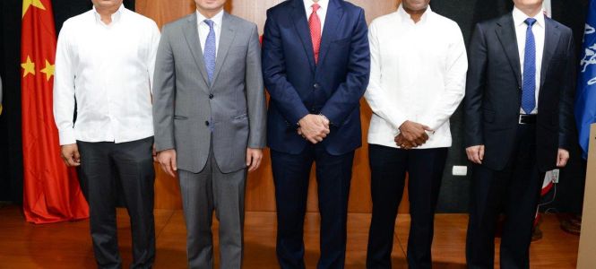 ?p=image&amp;src=%7B%22file%22%3A%22images%2Fnews%2FAutoridades+consulares+y+acadmicas Instituto Tecnol&oacute;gico de Santo Domingo - Notas de prensa