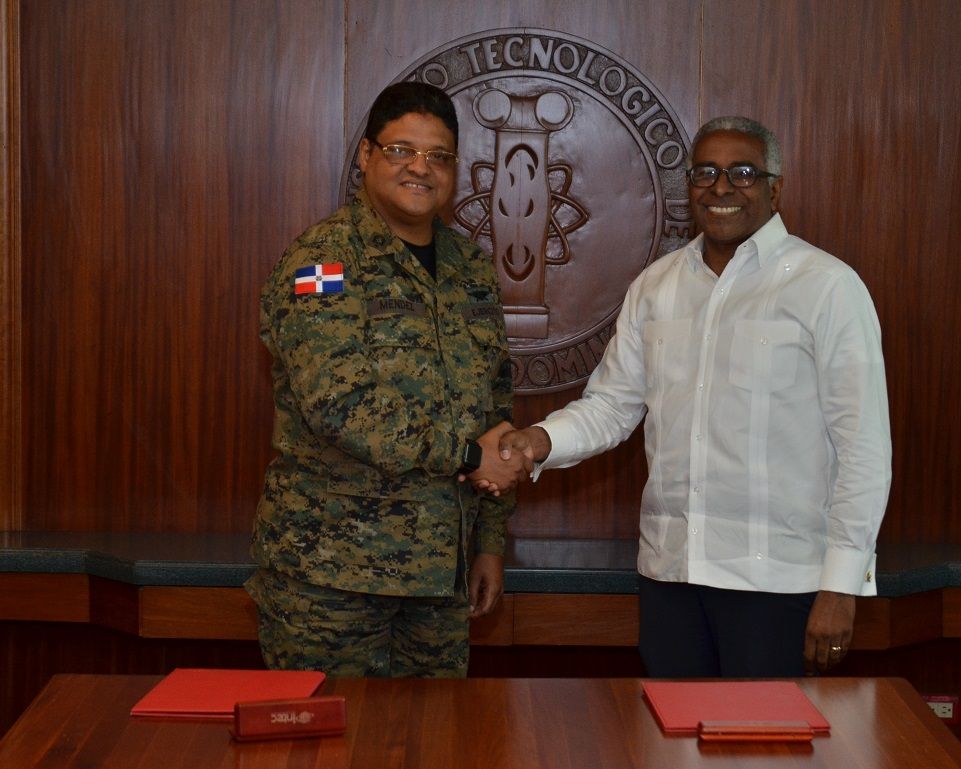 ?p=image&amp;src=%7B%22file%22%3A%22images%2Fnews%2FManuel+Mendez+y+Rolando+Guzman-1 Instituto Tecnol&oacute;gico de Santo Domingo - INTEC desarrolla aplicaci&oacute;n m&oacute;vil para difundir alertas del COE