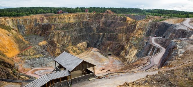 ?p=image&amp;src=%7B%22file%22%3A%22images%2Fnews%2FBeca+Barrick Instituto Tecnol&oacute;gico de Santo Domingo - Notas de prensa