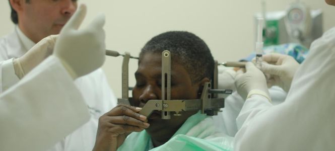 ?p=image&amp;src=%7B%22file%22%3A%22images%2Fprensa%2FGammaKnife++3 Instituto Tecnol&oacute;gico de Santo Domingo - Notas de prensa