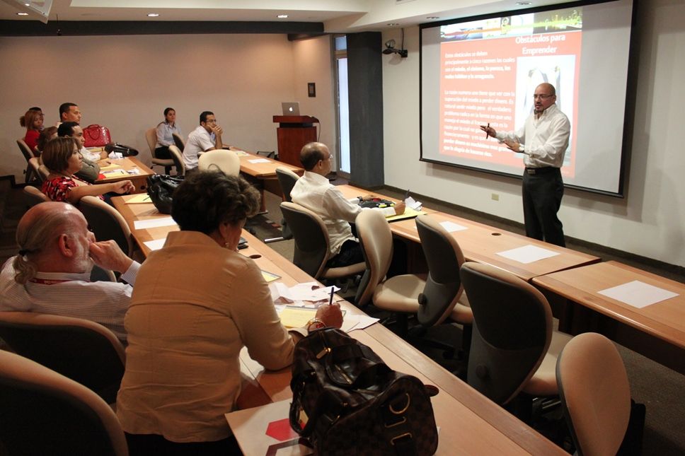 ?p=image&amp;src=%7B%22file%22%3A%22images%2Fprensa%2FCorte-1 Instituto Tecnol&oacute;gico de Santo Domingo - Instruyen a docentes para la formaci&oacute;n de profesionales emprendedores