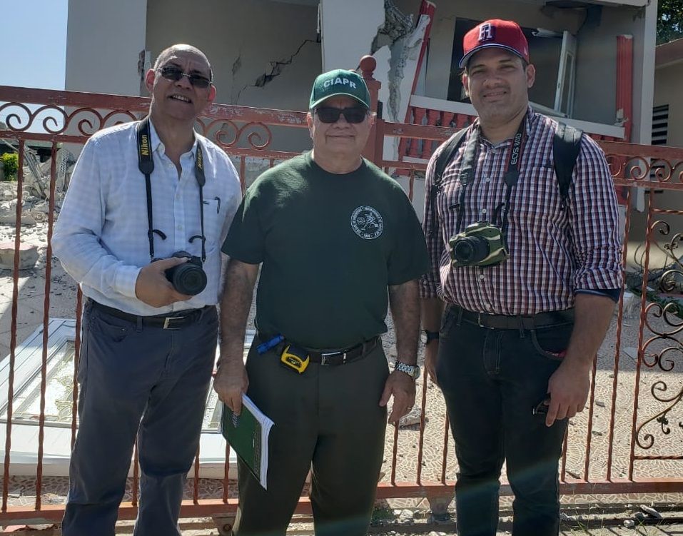 ?p=image&amp;src=%7B%22file%22%3A%22images%2Fnews%2FLeonardo+Reyes+Ricardo+Lpez+y+Norberto+Rojas+2 Instituto Tecnol&oacute;gico de Santo Domingo - Profesor del INTEC realiza visita de reconocimiento a ciudades afectadas por terremotos en Puerto Rico