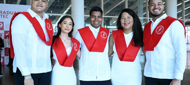 ?p=image&amp;src=%7B%22file%22%3A%22images%2Fnews%2Fnp-graduacion-01 Instituto Tecnol&oacute;gico de Santo Domingo - Notas de prensa egresados