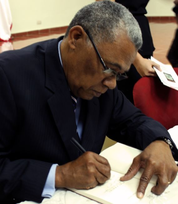 ?p=image&amp;src=%7B%22file%22%3A%22images%2Fprensa%2F12 Instituto Tecnol&oacute;gico de Santo Domingo - Editora INTEC publica &ldquo;Esas cartas&rdquo;, autor&iacute;a de Matos Diedon&eacute;