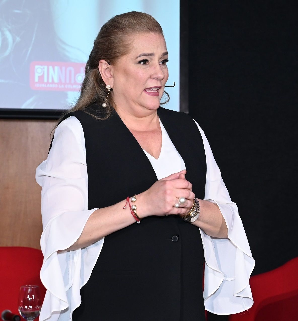 ?p=image&amp;src=%7B%22file%22%3A%22images%2Fnews%2FJatna+Tavarez+destacada+comunicadora-2 Instituto Tecnol&oacute;gico de Santo Domingo - Jatna Tavarez: &ldquo;No podemos ver en otra mujer a una competencia, tenemos que ver a una aliada&rdquo;