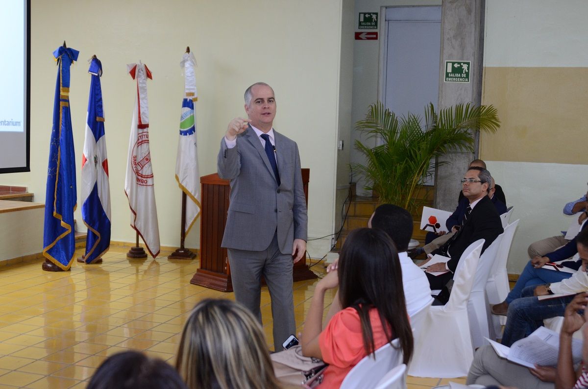 ?p=image&amp;src=%7B%22file%22%3A%22images%2Fnews%2FAlejandroFdezW Instituto Tecnol&oacute;gico de Santo Domingo - Programa Centro MIPYMES del INTEC ha colaborado con m&aacute;s de 100 empresas