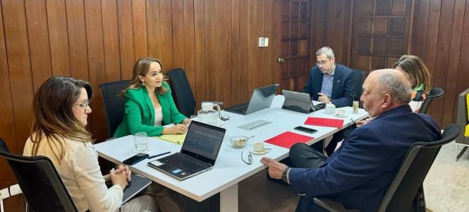 ?p=image&amp;src=%7B%22file%22%3A%22images%2Fnews%2FReunion+en+Asonahores Instituto Tecnol&oacute;gico de Santo Domingo - Notas de prensa