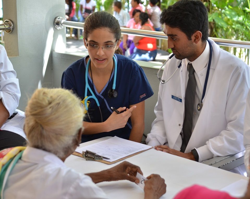 ?p=image&amp;src=%7B%22file%22%3A%22images%2Fnews%2FIntec-Yale Instituto Tecnol&oacute;gico de Santo Domingo -  M&eacute;dicos del INTEC y de la Universidad de YALE realizan operativo 