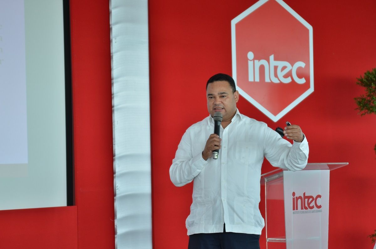 ?p=image&amp;src=%7B%22file%22%3A%22images%2Fnews%2Fdecano-negocios-20160929 Instituto Tecnol&oacute;gico de Santo Domingo - Escuelas de Negocios se fortalecen al acreditar sus programas 