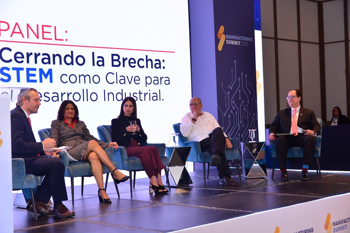 ?p=image&amp;src=%7B%22file%22%3A%22images%2Fnews%2FPanel-manufacturing-summit Instituto Tecnol&oacute;gico de Santo Domingo - INTEC promueve carreras STEM durante Manufacturing Summit 2025
