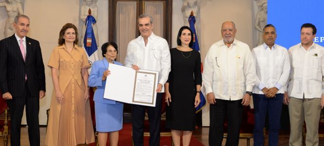 ?p=image&amp;src=%7B%22file%22%3A%22images%2Fnews%2FReconocimientoAltagraciaLopez Instituto Tecnol&oacute;gico de Santo Domingo - Notas de prensa