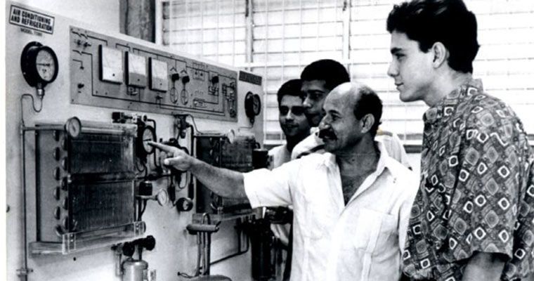 ?p=image&amp;src=%7B%22file%22%3A%22images%2Facerca-de-intec%2Fdatos-e-historia%2F90%2Flaboratorio-intec Instituto Tecnol&oacute;gico de Santo Domingo - Historia