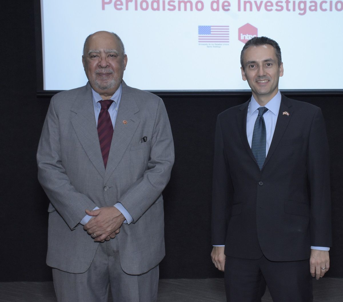 ?p=image&amp;src=%7B%22file%22%3A%22images%2Fnews%2FJulio+Snchez+y+Alexander+Titolo Instituto Tecnol&oacute;gico de Santo Domingo - Valoran los aportes del periodismo de investigaci&oacute;n a la democracia 