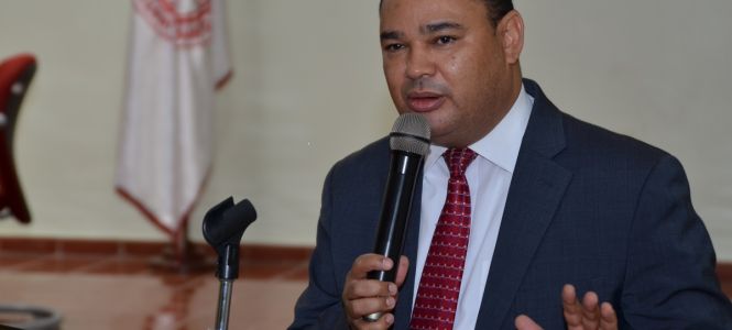 ?p=image&amp;src=%7B%22file%22%3A%22images%2Fnews%2FFranklinVasquez Instituto Tecnol&oacute;gico de Santo Domingo - Notas de prensa