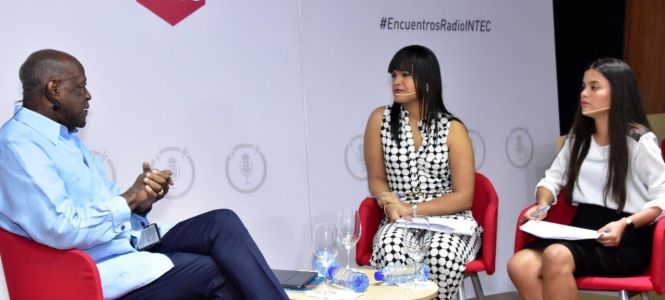 ?p=image&amp;src=%7B%22file%22%3A%22images%2Fnews%2FJohnny+Ventura+junto+a+estudiantes+del+INTEC Instituto Tecnol&oacute;gico de Santo Domingo - Actividades