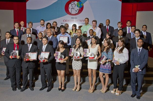 ?p=image&amp;src=%7B%22file%22%3A%22images%2Fprensa%2F428 Instituto Tecnol&oacute;gico de Santo Domingo - Intecianos ganan Premio ODEBRECHT 2012