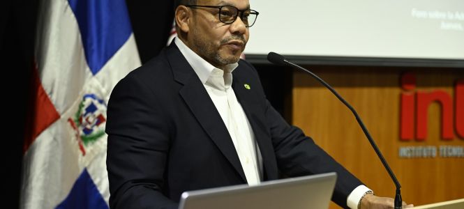 ?p=image&amp;src=%7B%22file%22%3A%22images%2Fnews%2FLuisValdezDGII Instituto Tecnol&oacute;gico de Santo Domingo - Notas de prensa