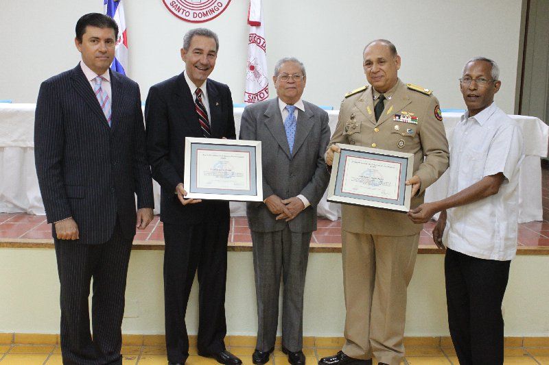 ?p=image&amp;src=%7B%22file%22%3A%22images%2Fprensa%2F306 Instituto Tecnol&oacute;gico de Santo Domingo - ADRU reconoce ex rectores en asamblea ordinaria