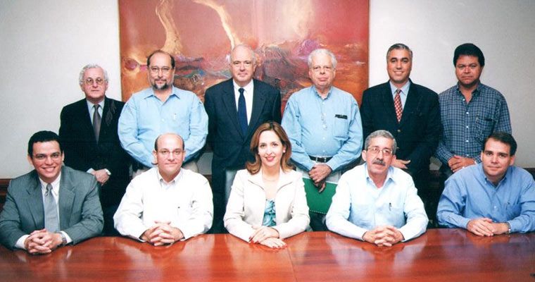 ?p=image&amp;src=%7B%22file%22%3A%22images%2Facerca-de-intec%2Fdatos-e-historia%2F2000%2F2000-Junta-de-Regentes Instituto Tecnol&oacute;gico de Santo Domingo - Historia