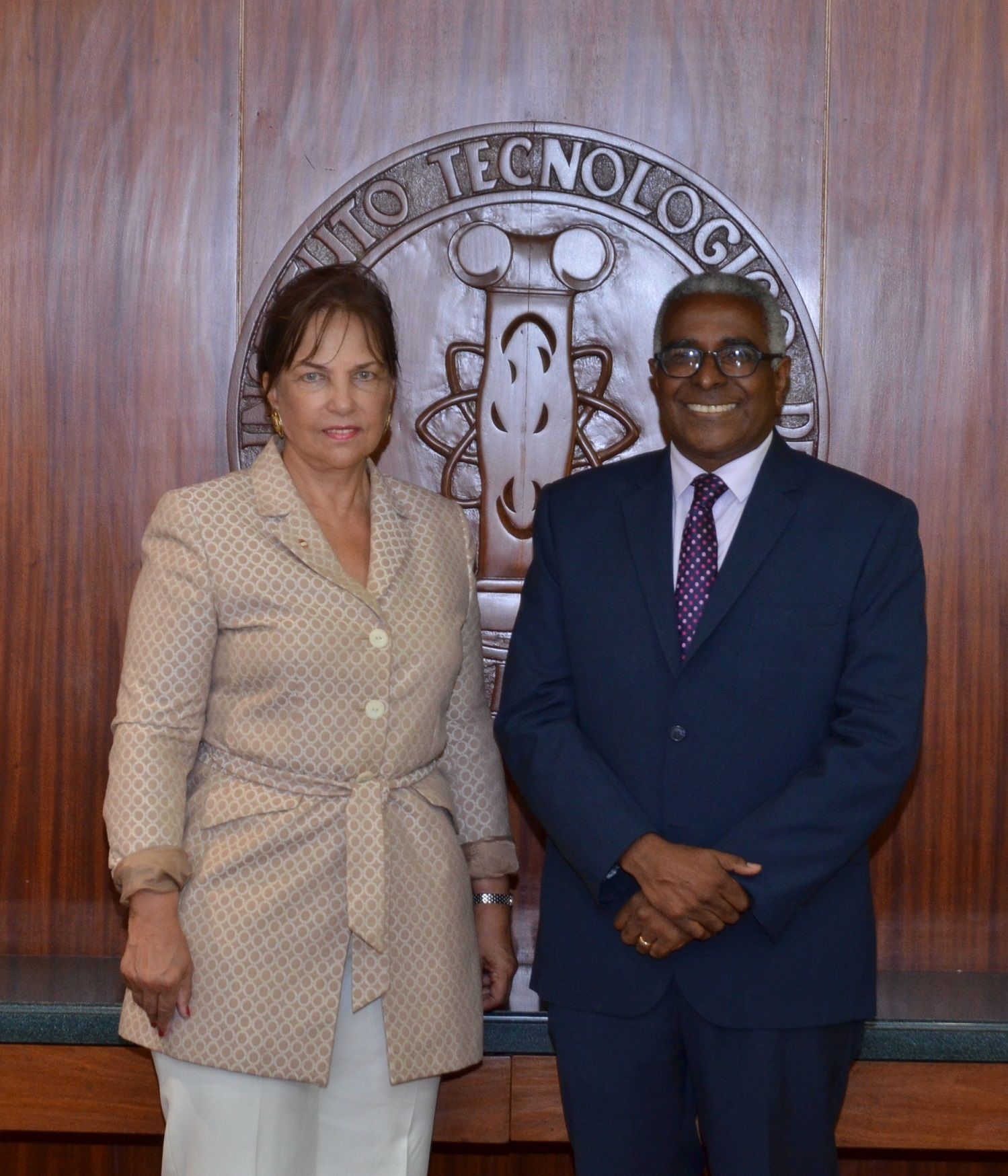 ?p=image&amp;src=%7B%22file%22%3A%22images%2Fnews%2FPeggyCabral-RolandoGuzman Instituto Tecnol&oacute;gico de Santo Domingo - Una visita de cortes&iacute;a desde Italia