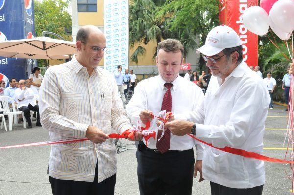 ?p=image&amp;src=%7B%22file%22%3A%22images%2Fprensa%2F189 Instituto Tecnol&oacute;gico de Santo Domingo - Empresas l&iacute;deres participan en la Feria de Talentos INTEC 2010