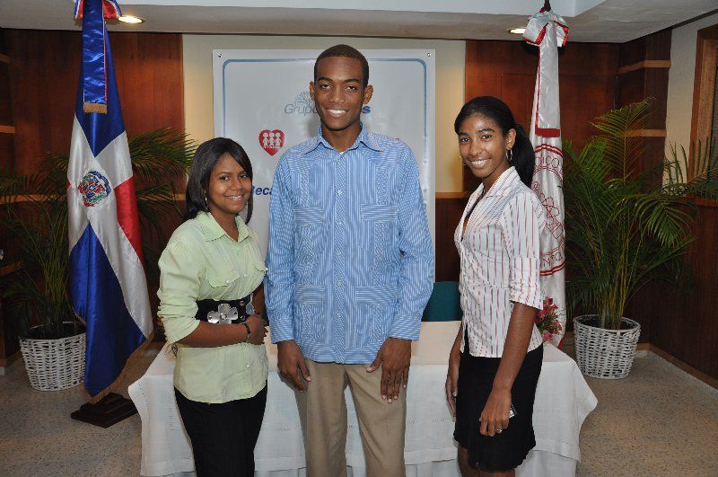 ?p=image&amp;src=%7B%22file%22%3A%22images%2Fprensa%2F386 Instituto Tecnol&oacute;gico de Santo Domingo - Grupo Ramos beca a tres egresados de Fe y Alegr&iacute;a para estudiar en el INTEC