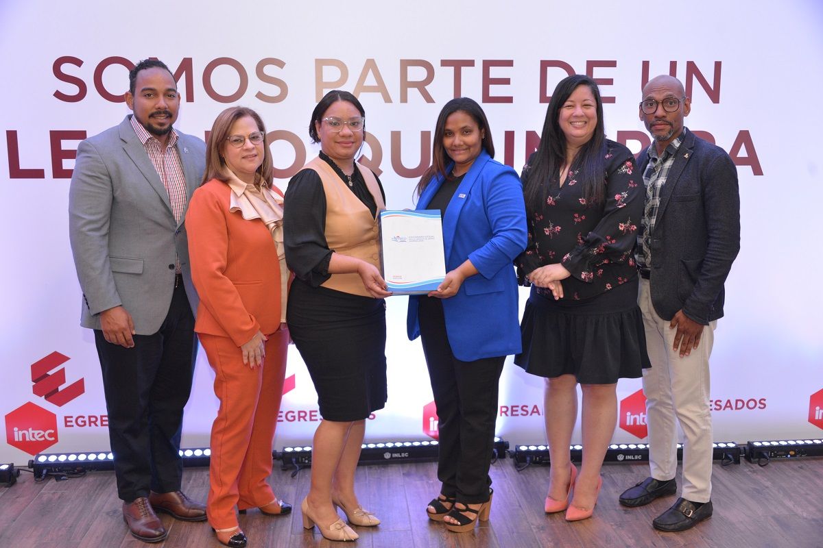 ?p=image&amp;src=%7B%22file%22%3A%22images%2Fnews%2FEntregaDiccionario Instituto Tecnol&oacute;gico de Santo Domingo - Consejo Nacional de Discapacidad entrega al INTEC primera edici&oacute;n del Diccionario Oficial de la Lengua de Se&ntilde;as del pa&iacute;s