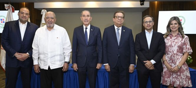 ?p=image&amp;src=%7B%22file%22%3A%22images%2Fnews%2FFirmadeAcuerdoINTEC-UNPHU-INFADOMI Instituto Tecnol&oacute;gico de Santo Domingo - Notas de prensa