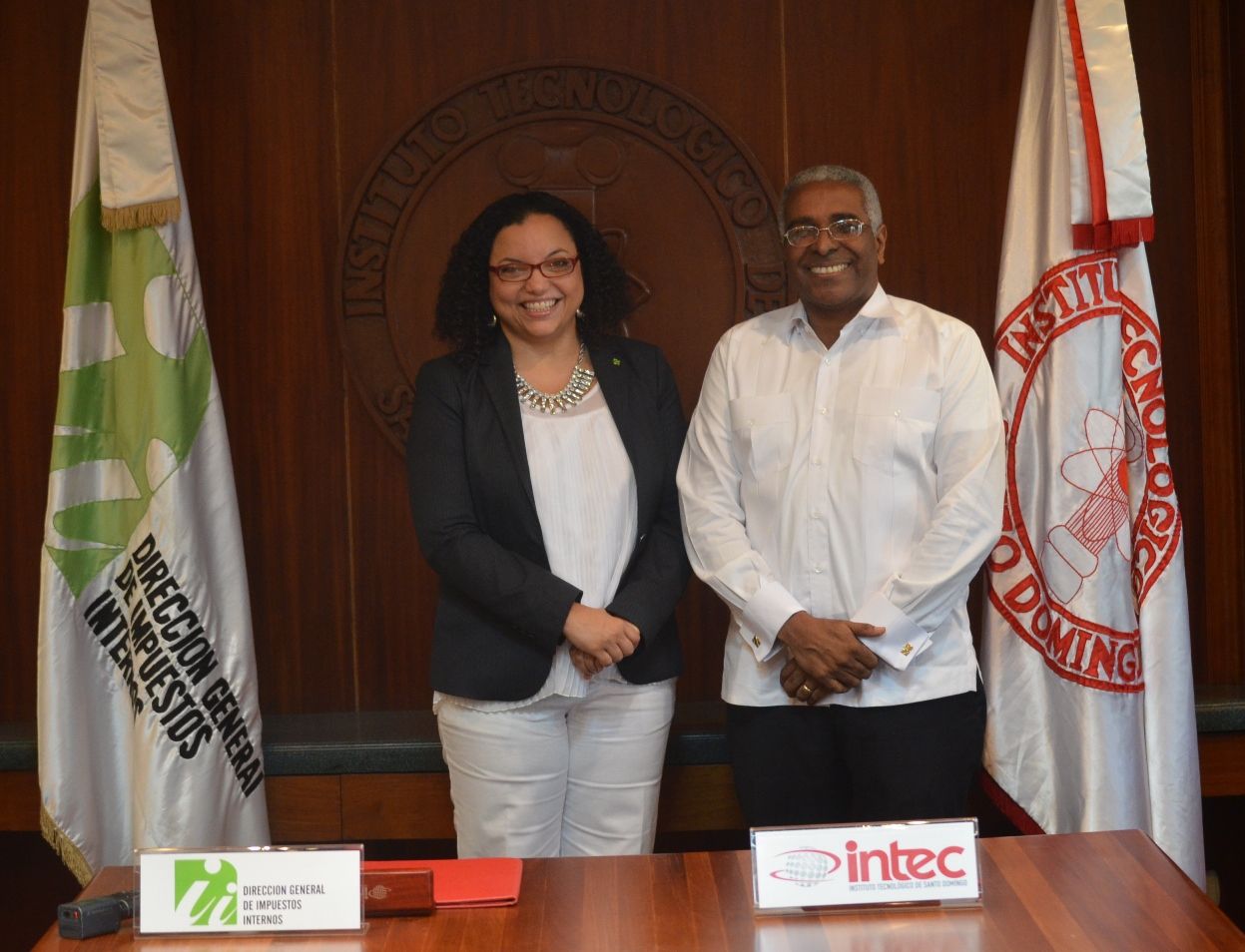 ?p=image&amp;src=%7B%22file%22%3A%22images%2Fprensa%2FEsther+Hernndez+y+Rolando+M.+Guzmn Instituto Tecnol&oacute;gico de Santo Domingo - Rep&uacute;blica Dominicana necesita fomentar una cultura tributaria