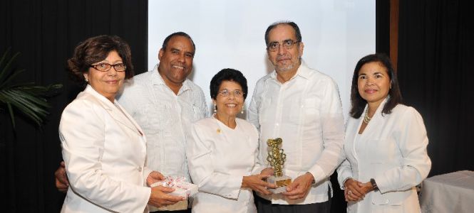 ?p=image&amp;src=%7B%22file%22%3A%22images%2Fprensa%2F206 Instituto Tecnol&oacute;gico de Santo Domingo - Notas de prensa