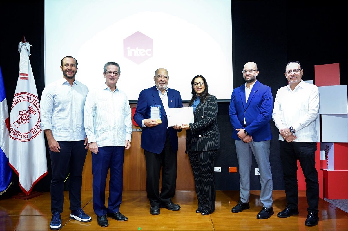 ?p=image&amp;src=%7B%22file%22%3A%22images%2Fnews%2FADOZONA-INTEC Instituto Tecnol&oacute;gico de Santo Domingo - ADOZONA reconoce a INTEC por formar a profesionales en la industria de dispositivos m&eacute;dicos y farmac&eacute;uticos