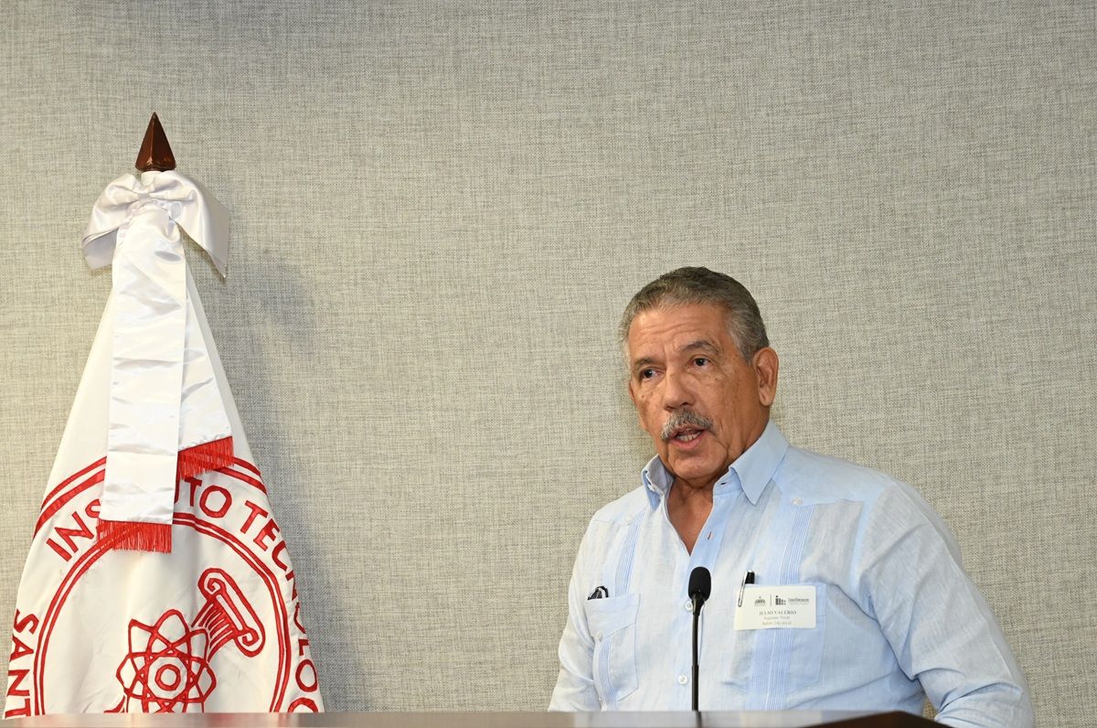 ?p=image&amp;src=%7B%22file%22%3A%22images%2Fnews%2FValeiron Instituto Tecnol&oacute;gico de Santo Domingo - Experto de INTEC exhorta a analizar y actualizar los curr&iacute;culos para enfrentar retos del sistema educativo dominicano