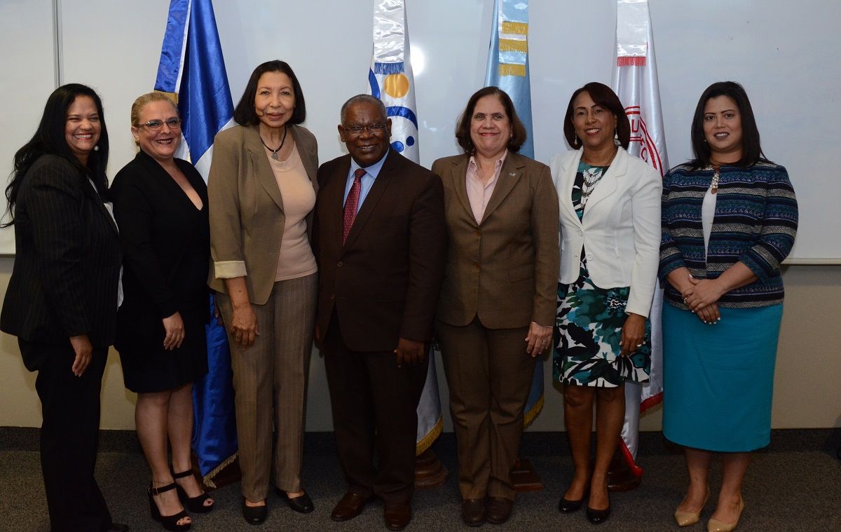 ?p=image&amp;src=%7B%22file%22%3A%22images%2Fnews%2F6tarondaespecialidad Instituto Tecnol&oacute;gico de Santo Domingo - Segundo grupo de servidores del INAIPI realizar&aacute; Especialidad en Educaci&oacute;n Inicial del INTEC