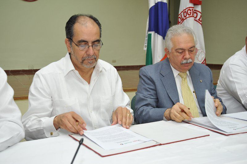 ?p=image&amp;src=%7B%22file%22%3A%22images%2Fprensa%2F207 Instituto Tecnol&oacute;gico de Santo Domingo - INTEC y BHD presentan C&aacute;tedra BHD para educaci&oacute;n en negocios