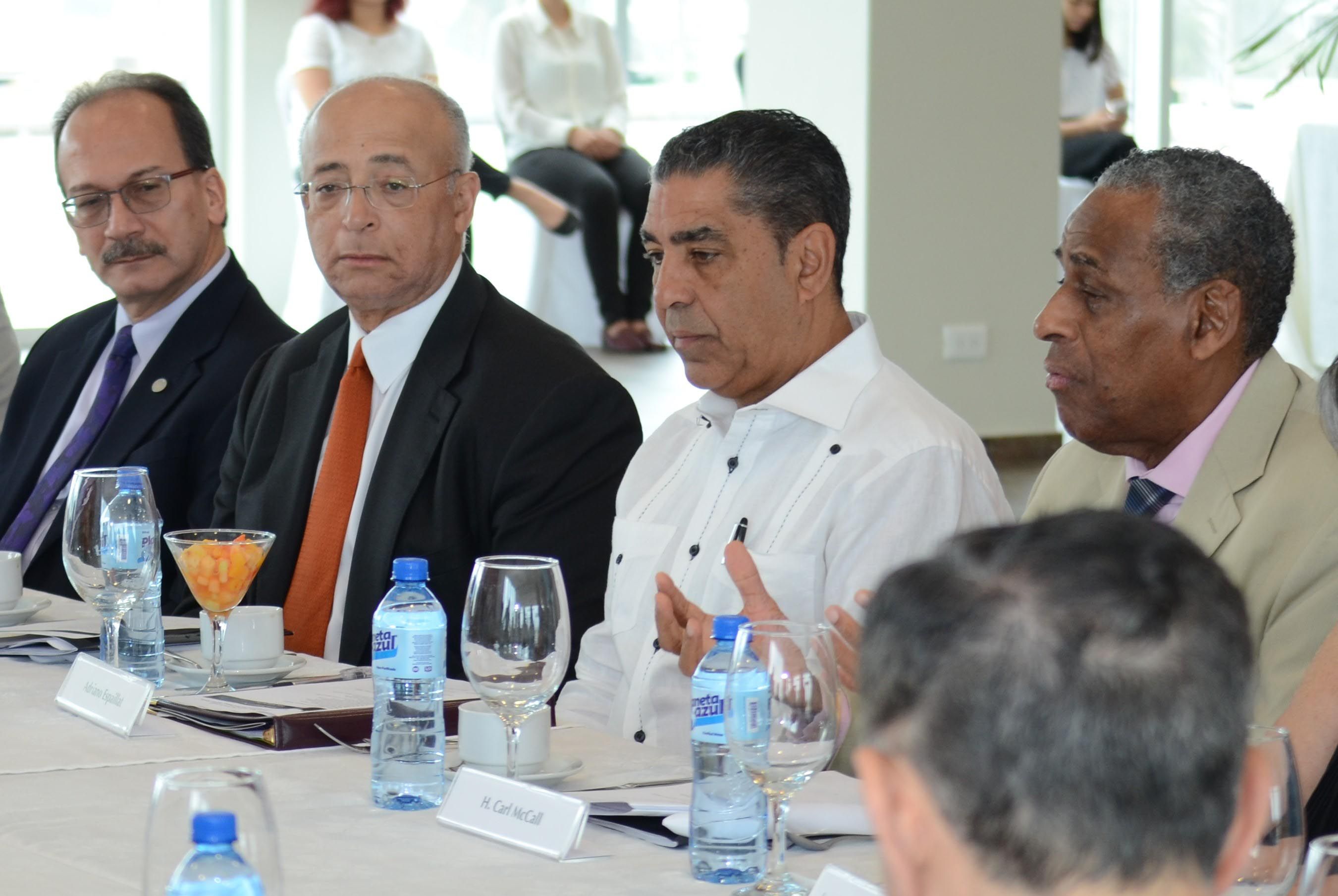 ?p=image&amp;src=%7B%22file%22%3A%22images%2Fnews%2FVisitaCUNY-SUNY Instituto Tecnol&oacute;gico de Santo Domingo - Congresista Adriano Espaillat y rectores universitarios de Estados Unidos visitan al INTEC